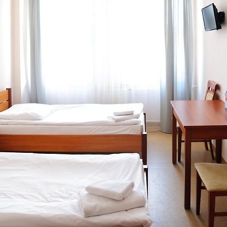 Baza Hotelowa Bobrowiecka 9 Varšava Exteriér fotografie