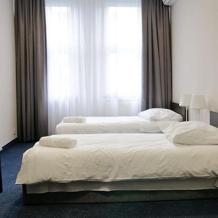 Baza Hotelowa Bobrowiecka 9 Varšava Exteriér fotografie