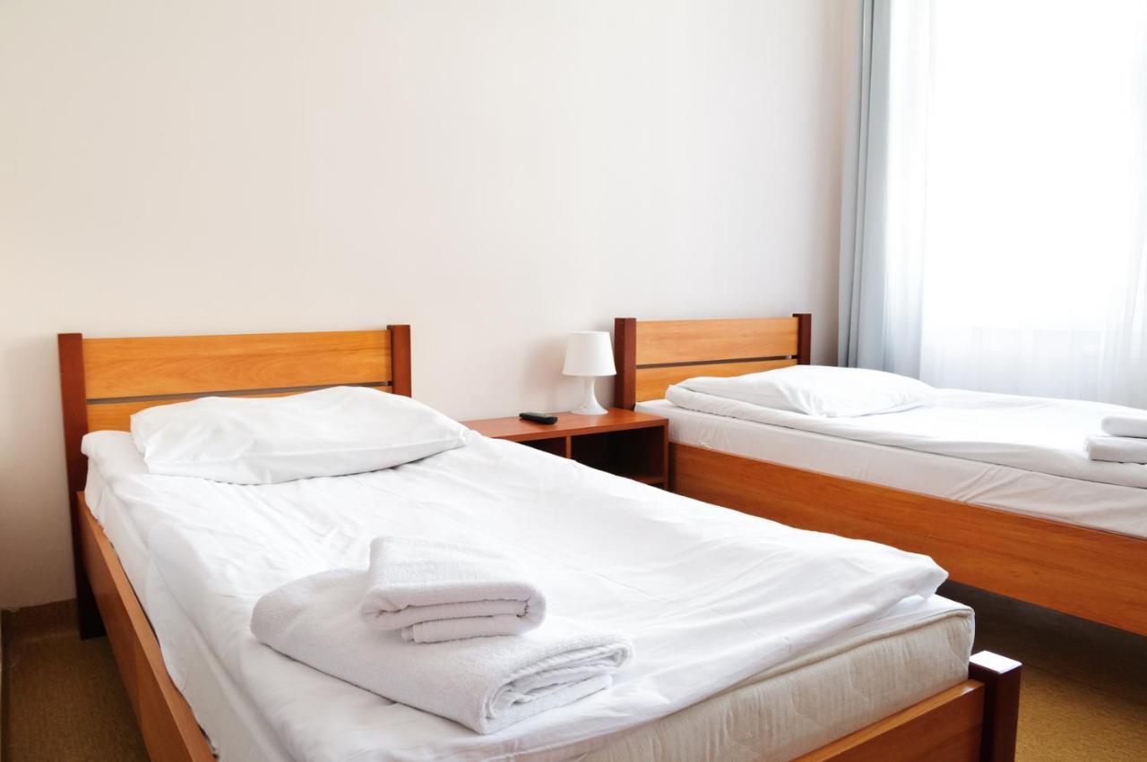 Baza Hotelowa Bobrowiecka 9 Varšava Exteriér fotografie
