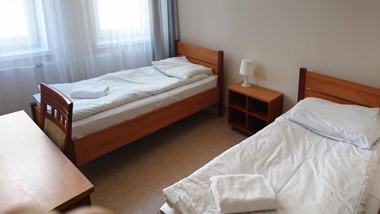 Baza Hotelowa Bobrowiecka 9 Varšava Exteriér fotografie