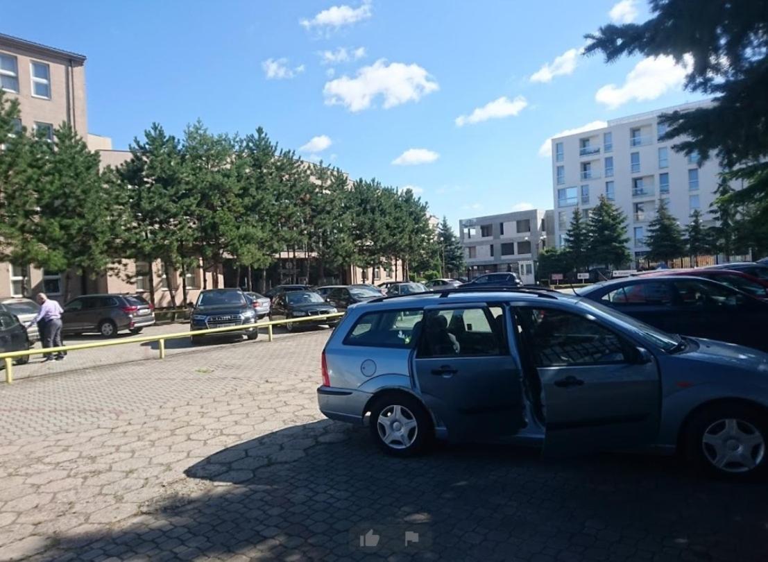 Baza Hotelowa Bobrowiecka 9 Varšava Exteriér fotografie