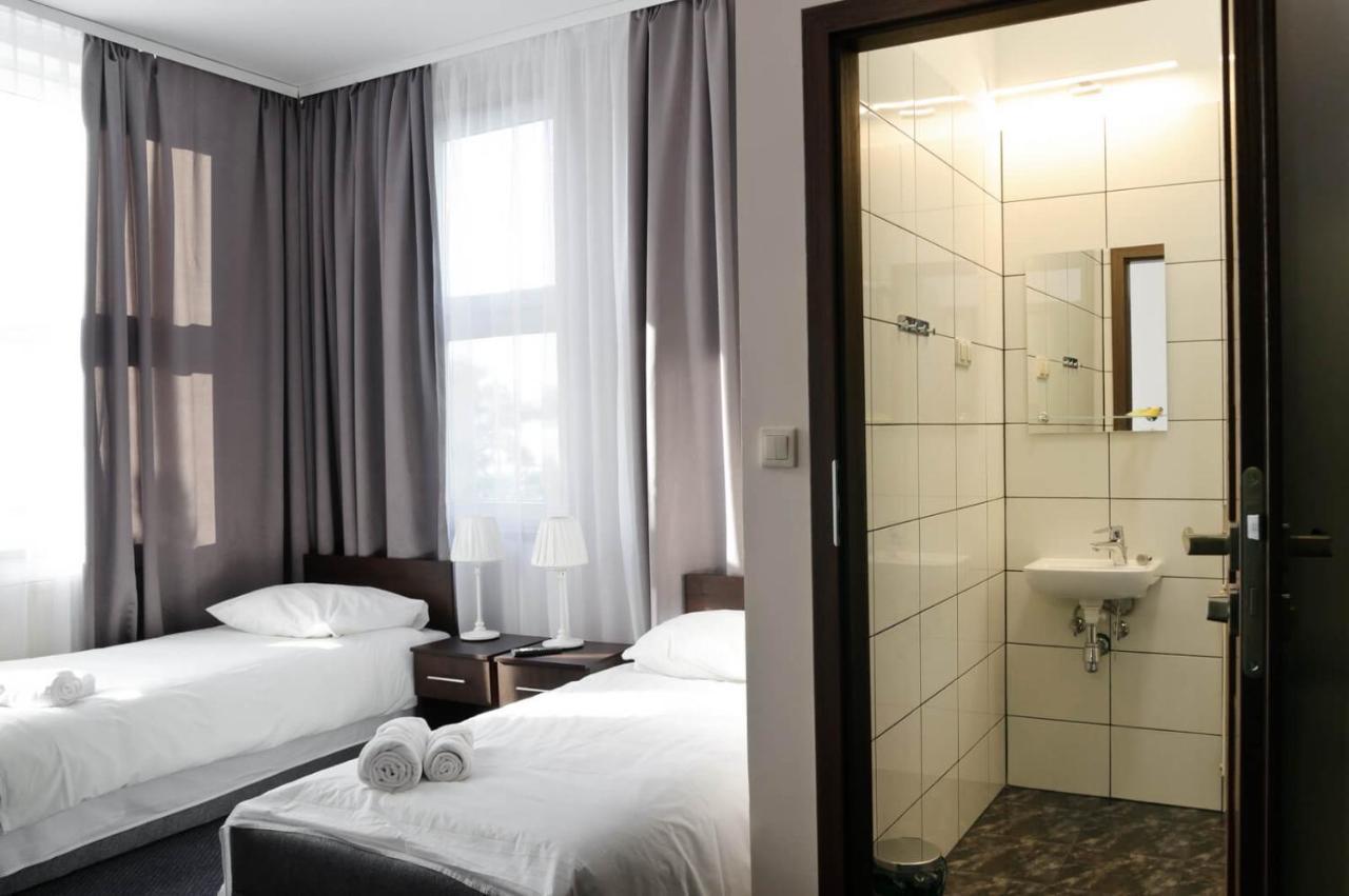 Baza Hotelowa Bobrowiecka 9 Varšava Exteriér fotografie