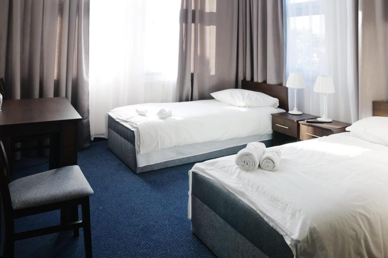 Baza Hotelowa Bobrowiecka 9 Varšava Exteriér fotografie
