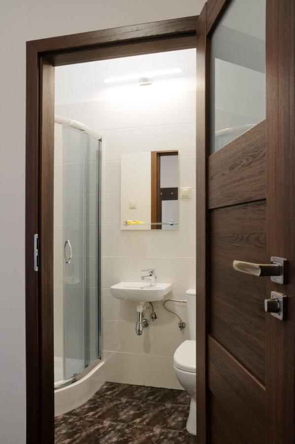Baza Hotelowa Bobrowiecka 9 Varšava Exteriér fotografie