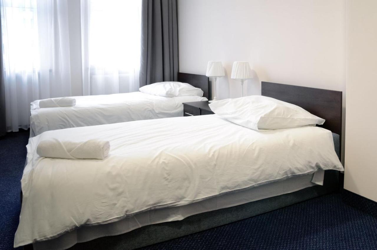 Baza Hotelowa Bobrowiecka 9 Varšava Exteriér fotografie