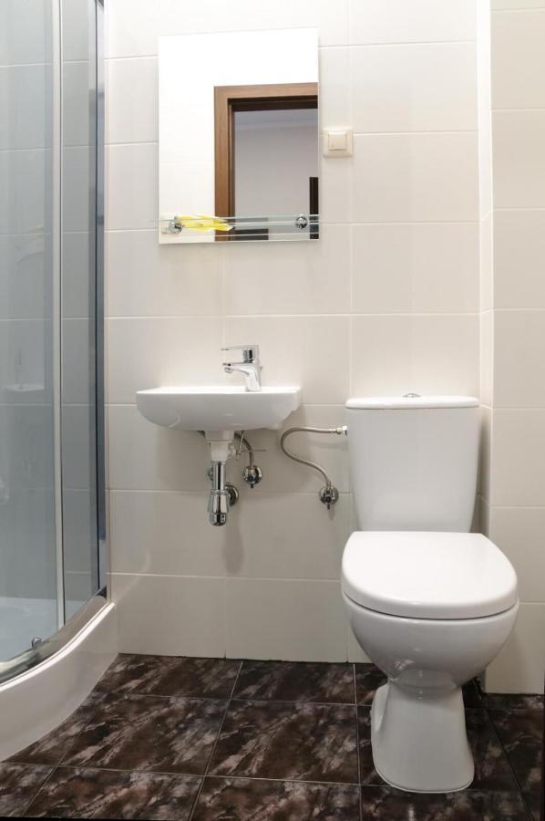 Baza Hotelowa Bobrowiecka 9 Varšava Exteriér fotografie